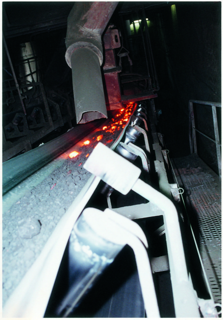 Heat-resistant belt